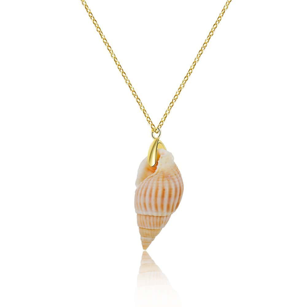 Collar con colgante de concha de mar y anillo para mamá en oro.
